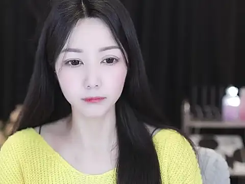 Nuyoah-77 online show from March 26, 2026, 6:41 am