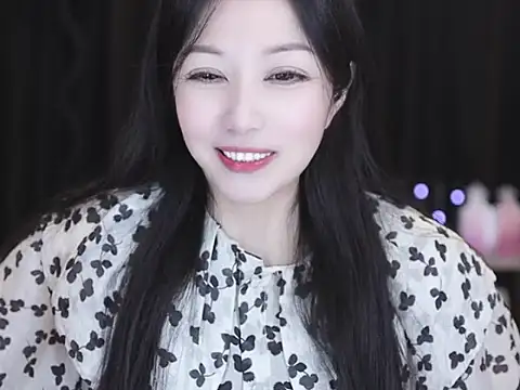 Nuyoah-77 online show from March 31, 2026, 4:51 pm