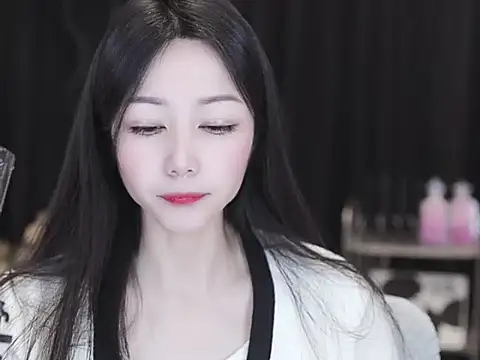 Nuyoah-77 online show from April 9, 2026, 4:45 am