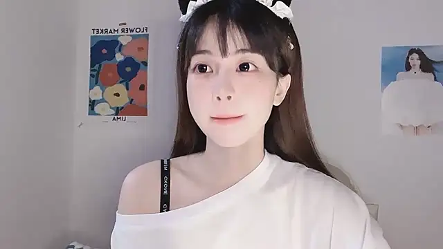 -Hottie online show from December 22, 2025, 4:04 pm