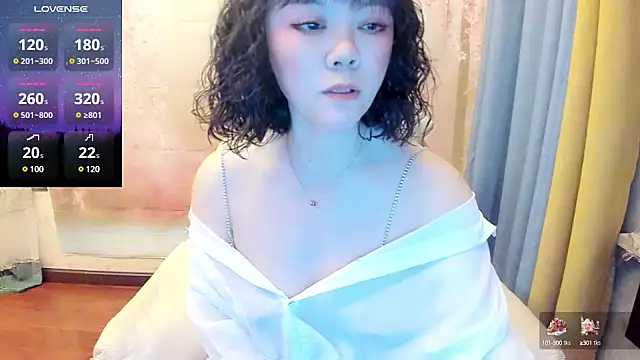 Snapshot of Pennyee chatting on February 25, 2025, 12:45 pm Pennyee online show from February 25, 2025, 12:45 pm