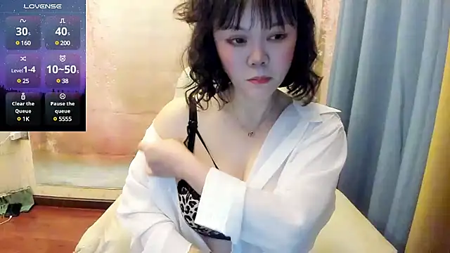 Snapshot of Pennyee chatting on February 26, 2025, 12:47 pm Pennyee online show from February 26, 2025, 12:47 pm