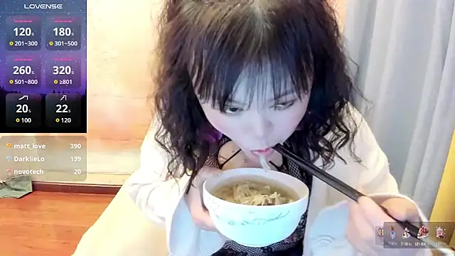 Snapshot of Pennyee chatting on March 5, 2025, 3:40 am Pennyee online show from March 5, 2025, 3:40 am