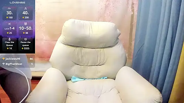 Snapshot of Pennyee chatting on March 16, 2025, 10:44 am Pennyee online show from March 16, 2025, 10:44 am