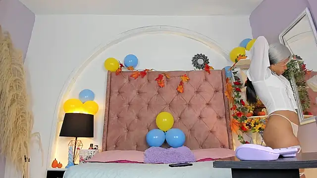 Snapshot of LadyAvalon chatting on September 26, 2025, 6:01 pm LadyAvalon online show from September 26, 2025, 6:01 pm