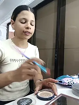 Snapshot of LadyAvalon chatting on October 11, 2025, 6:06 pm LadyAvalon online show from October 11, 2025, 6:06 pm