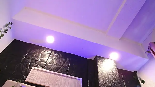 Mia Rinn online show from December 9, 2024, 4:47 pm