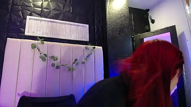 Mia Rinn online show from December 27, 2024, 1:28 pm