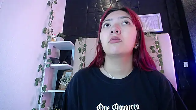 Mia Rinn online show from March 18, 2025, 2:04 pm