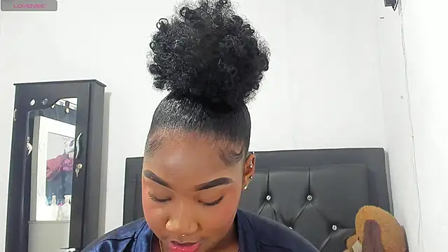 Snapshot of Natassha_brown1 chatting on October 28, 2025, 12:36 am Natassha brown1 online show from October 28, 2025, 12:36 am