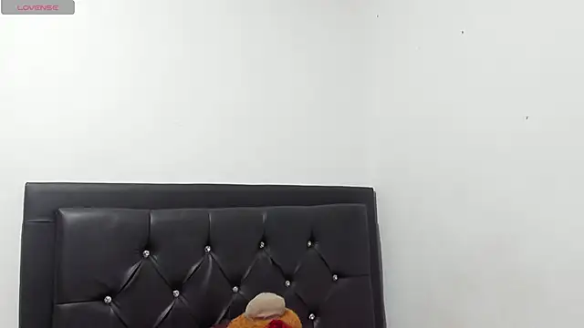 Snapshot of Natassha_brown1 chatting on December 2, 2025, 12:38 am Natassha brown1 online show from December 2, 2025, 12:38 am