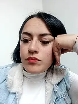 Lesly 10- online show from December 27, 2024, 9:32 pm