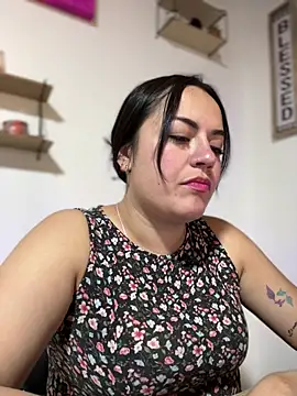 Snapshot of Lesly_10- chatting on June 21, 2026, 8:00 pm Lesly 10- online show from June 21, 2026, 8:00 pm
