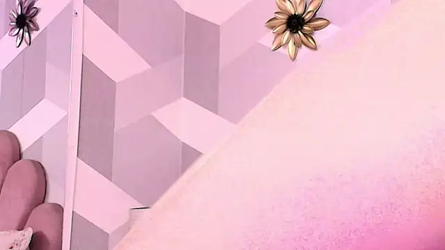 KylieMonnett online show from January 13, 2026, 6:24 pm