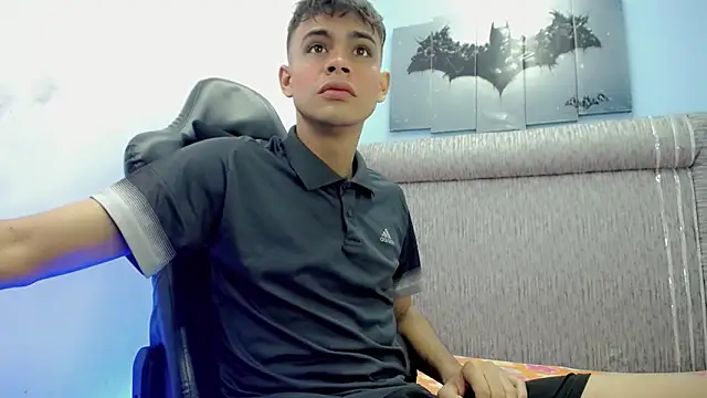 zacariasss  online show from March 10, 2026, 2:33 pm