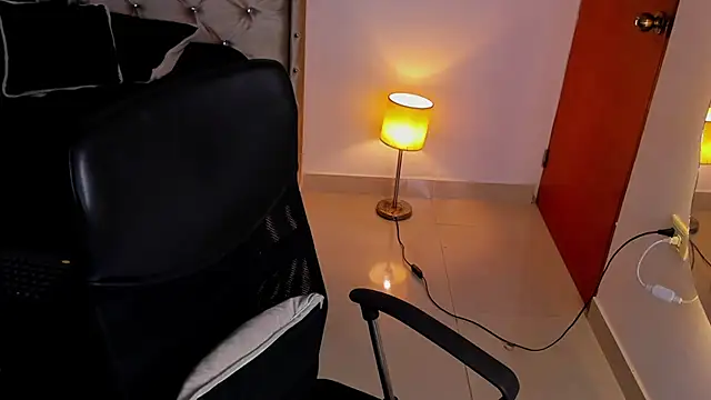 Andrew wolf7 online show from November 7, 2025, 3:06 am