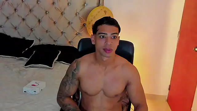 Andrew wolf7 online show from November 14, 2025, 12:59 pm