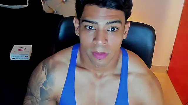 Andrew wolf7 online show from November 23, 2025, 4:01 am