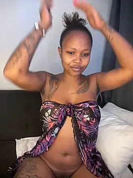 InkLady444 online show from April 19, 2026, 8:13 am