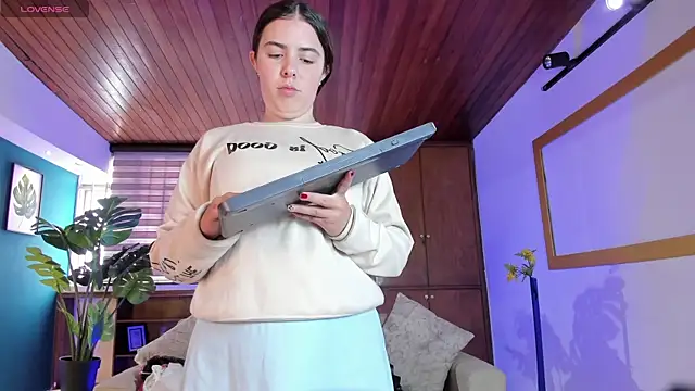 Lyssa Muller online show from October 21, 2025, 2:29 pm