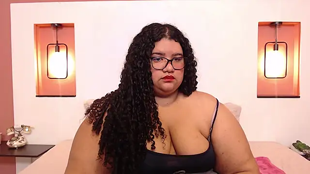 Miley Collins online show from March 17, 2025, 2:23 pm