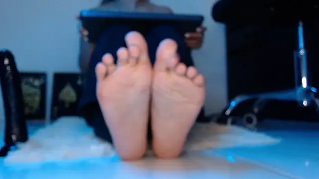 latinfeet-qos online show from December 3, 2024, 5:42 am