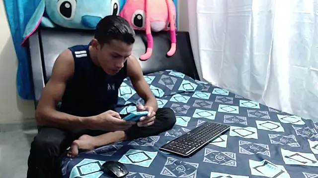 Snapshot of Ryan_Vergon chatting on December 27, 2024, 11:53 pm Ryan Vergon online show from December 27, 2024, 11:53 pm