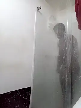 yezz3011 online show from November 16, 2025, 7:41 pm