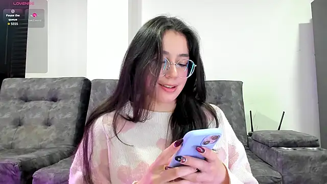 emmadiaz1 online show from September 26, 2025, 2:48 am