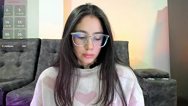 Snapshot of emmadiaz1 chatting on February 8, 2026, 3:54 am emmadiaz1 online show from February 8, 2026, 3:54 am
