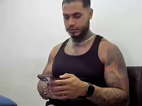 Snapshot of Exotic_tatto27121 chatting on June 3, 2026, 4:26 am Exotic tatto27121 online show from June 3, 2026, 4:26 am