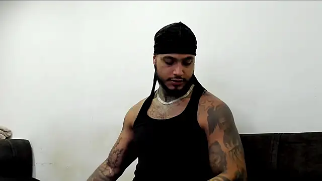 Snapshot of Exotic_tatto27121 chatting on June 6, 2026, 2:38 am Exotic tatto27121 online show from June 6, 2026, 2:38 am