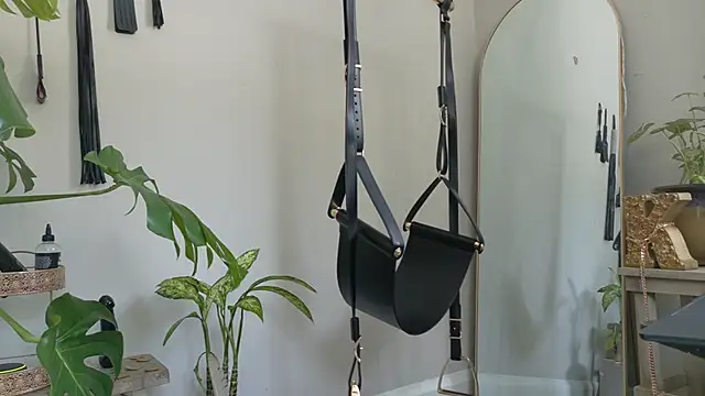 Snapshot of MistressKatie13xxx chatting on January 25, 2025, 6:35 pm MistressKatie13xxx online show from January 25, 2025, 6:35 pm