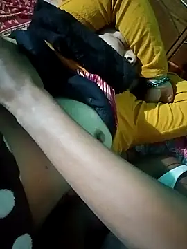 Lustyful Couple online show from December 25, 2024, 9:33 pm