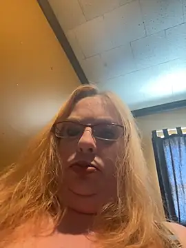 CherishWilliams online show from April 19, 2026, 1:54 pm