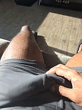 Keshuloveyou online show from February 16, 2025, 8:11 pm