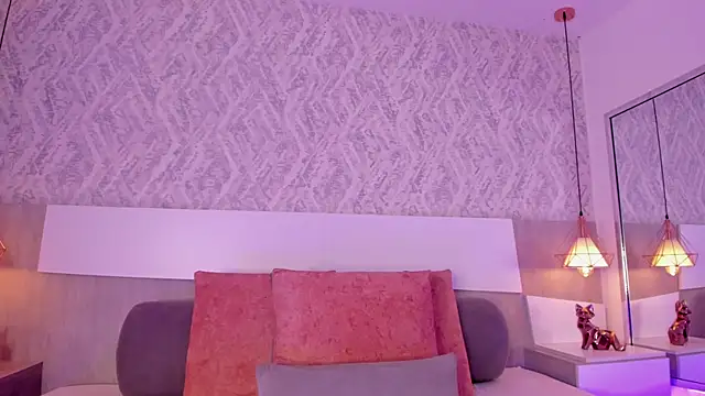 AishaPeyton online show from December 18, 2025, 2:56 pm