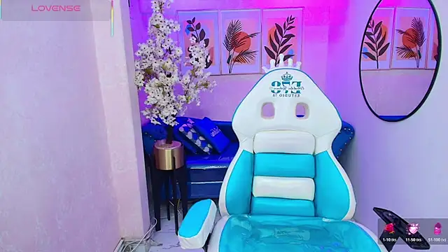 Dafne huges online show from October 17, 2025, 7:38 pm