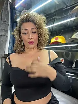 Snapshot of Katti_Barrera chatting on June 23, 2026, 9:13 pm Katti Barrera online show from June 23, 2026, 9:13 pm