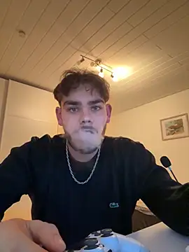 Snapshot of JuNIs_ chatting on October 21, 2025, 5:02 pm JuNIs online show from October 21, 2025, 5:02 pm