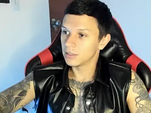 Snapshot of goodboy69l chatting on May 23, 2026, 2:43 pm goodboy69l online show from May 23, 2026, 2:43 pm