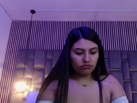 Snapshot of SarahStones chatting on July 6, 2026, 9:06 pm SarahStones online show from July 6, 2026, 9:06 pm
