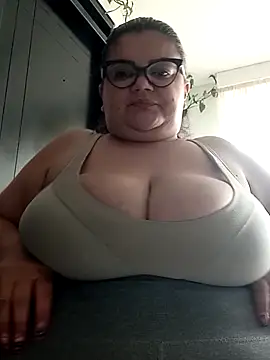 Madisonpalacio online show from October 24, 2025, 12:12 pm