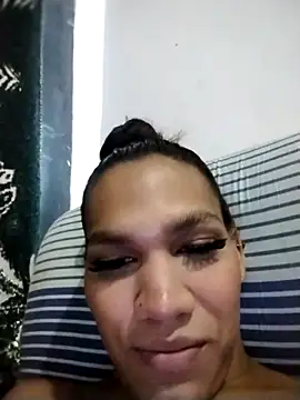Snapshot of Sara-Smith- chatting on May 1, 2026, 1:37 pm Sara-Smith- online show from May 1, 2026, 1:37 pm