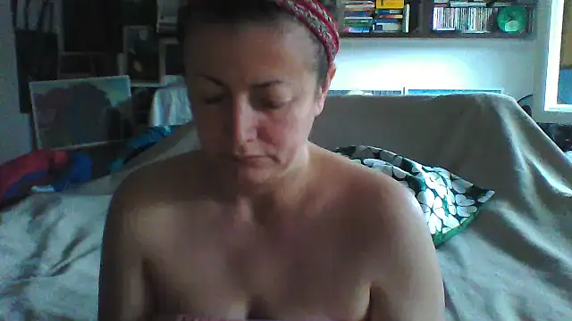 MariaAnaSunshine online show from September 12, 2025, 6:46 am