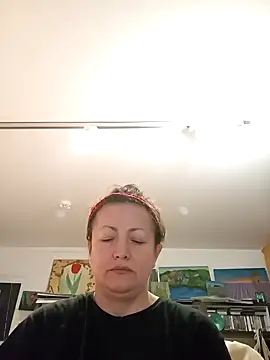 MariaAnaSunshine online show from October 1, 2025, 8:26 pm