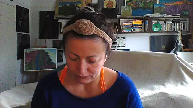 MariaAnaSunshine online show from October 30, 2025, 7:54 am