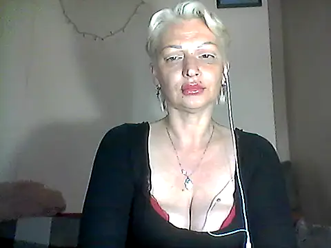 Snapshot of MaryJane441 chatting on June 3, 2026, 8:25 pm MaryJane441 online show from June 3, 2026, 8:25 pm
