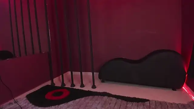 zoe roux21 online show from March 12, 2025, 11:53 am