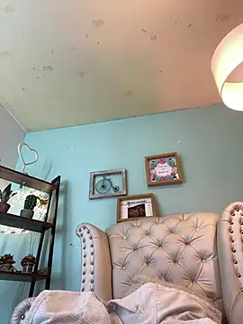 honey fox1 online show from April 13, 2026, 11:59 am